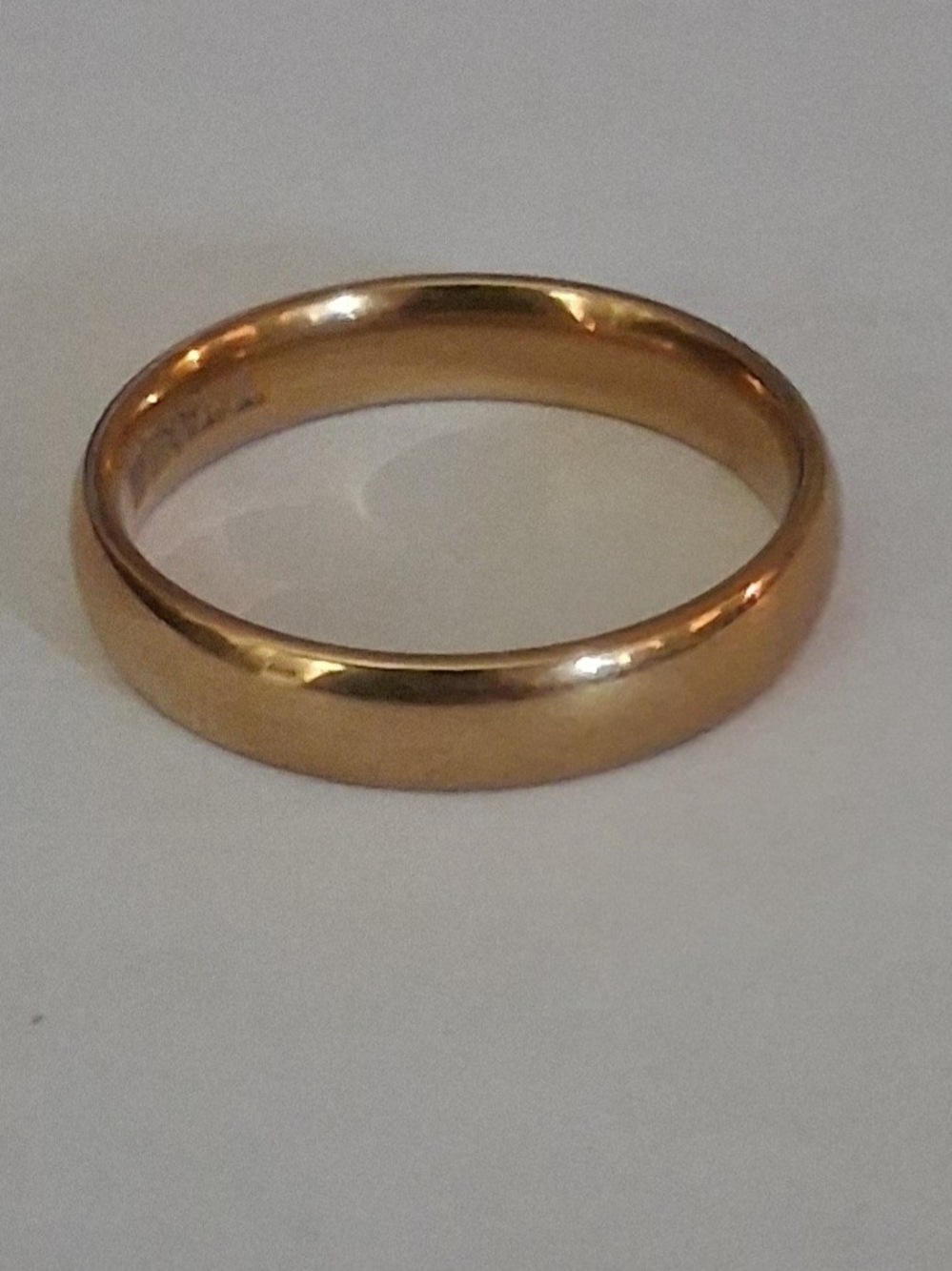18K Gold Titanium Women’s Wedding Band